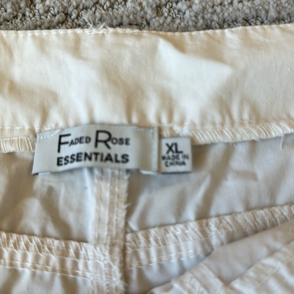 Faded Rose Cargo pants XL - Picture 3 of 3